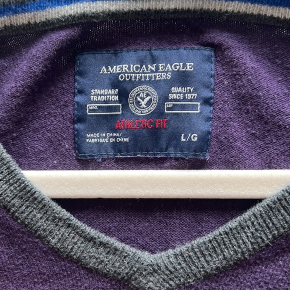 American Eagle Mens V Neck Sweater Large Purple - Picture 3 of 3